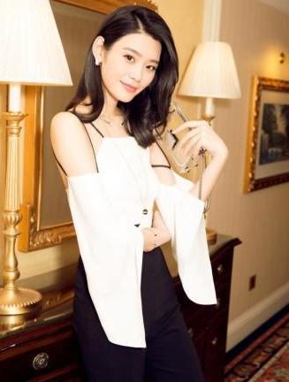 没有衣服是奚梦瑶不敢穿的，网友：我觉得她里面什么都没穿