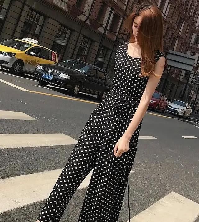  看起来■分享一组好看的日系穿搭,照搬就可以了,能让你看起来年轻十岁哦