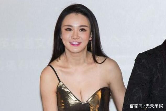 冉莹颖越来越大胆，全身只靠一根带，网友：身材是真的好