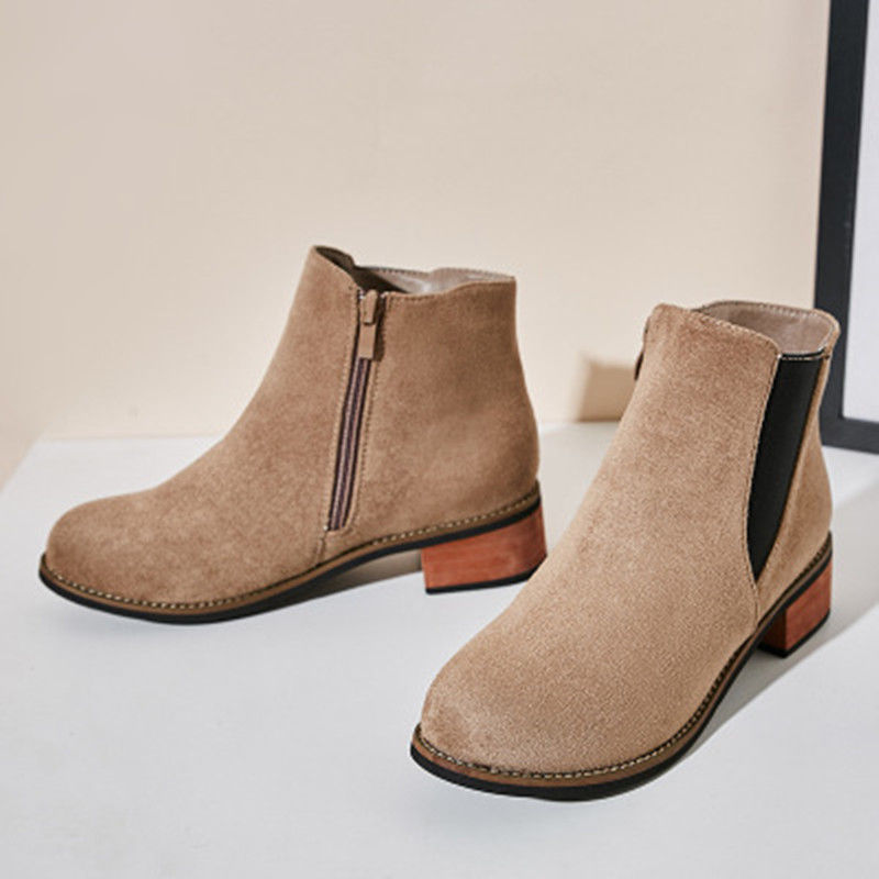 凉鞋该OUT了!早秋火了一批:高跟裸靴，7080女人穿很洋气