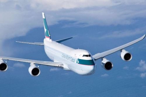  套路：为什么坐飞机时，空姐会不停给乘客送吃的？看完才明白其