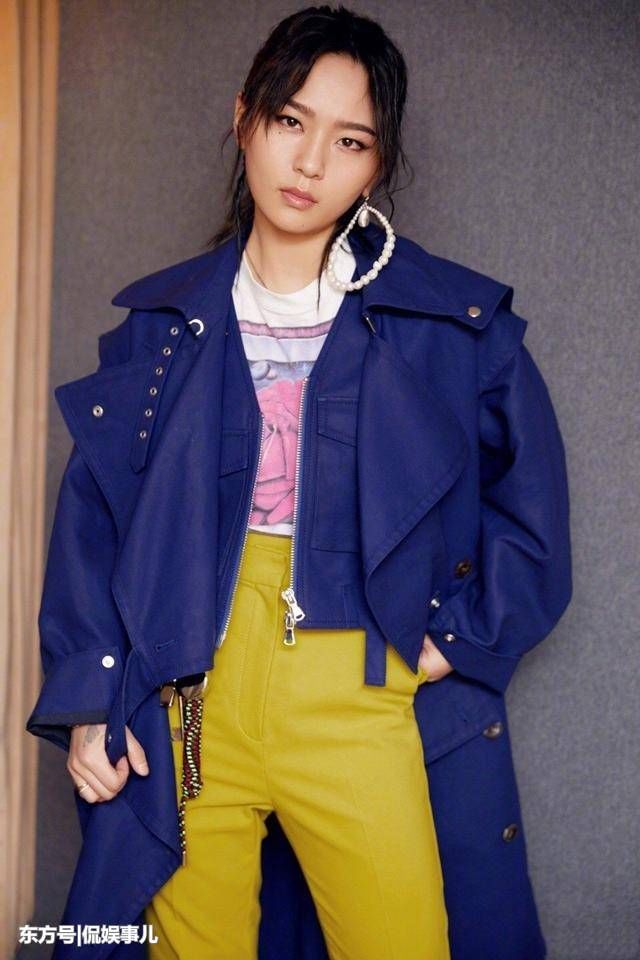 周笔畅165身高穿成130，网友:你是偷了奶奶的衣服吗?