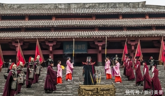 中国唯一的“山寨版”故宫：里面没有任何文物，游客为何还想来？