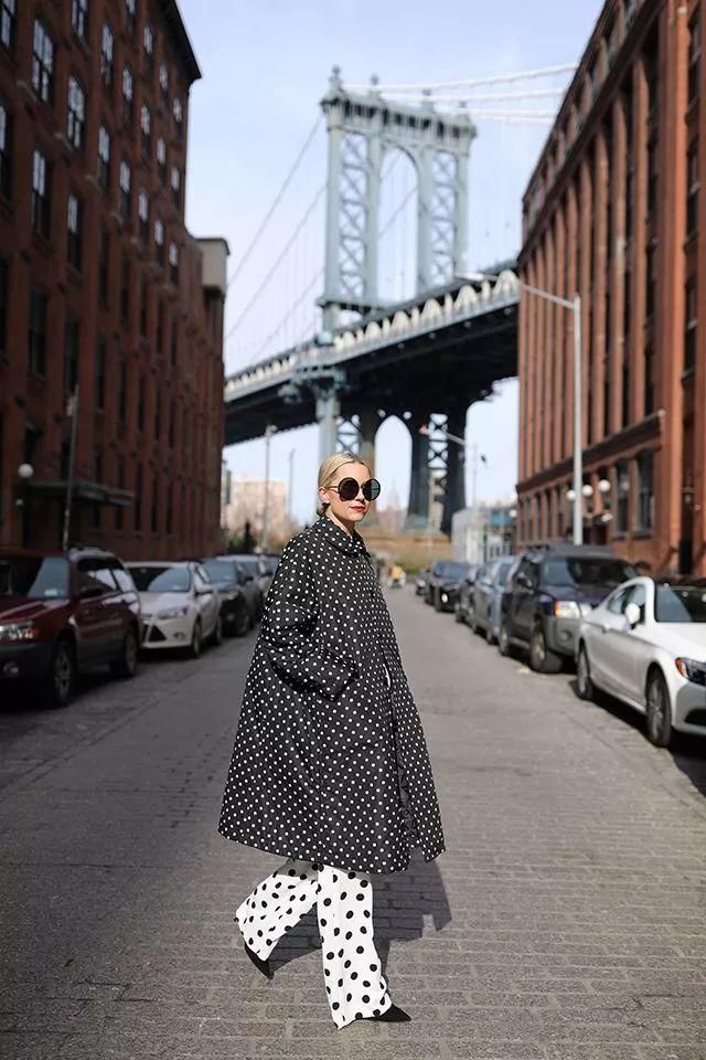 时髦博主INS刷火了波点，但亚洲人怎么穿才不土?
