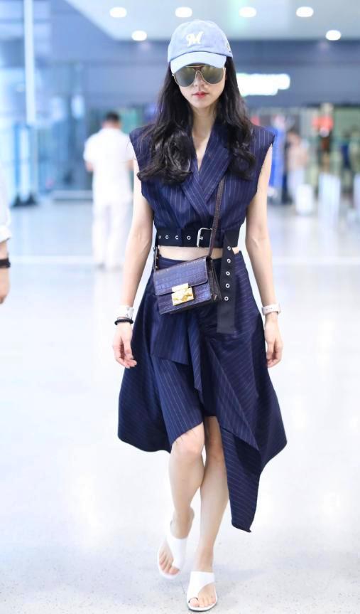 街拍：图1被韩雪美到了，腰都快像包包那么细了！图3包臀裙美女！