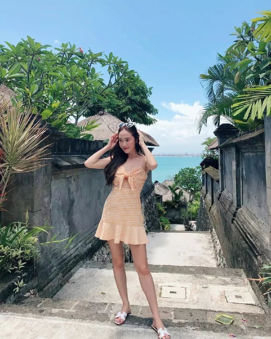 身高162的她是韩国最厉害的街拍女神!基础款就能穿出时髦高级感