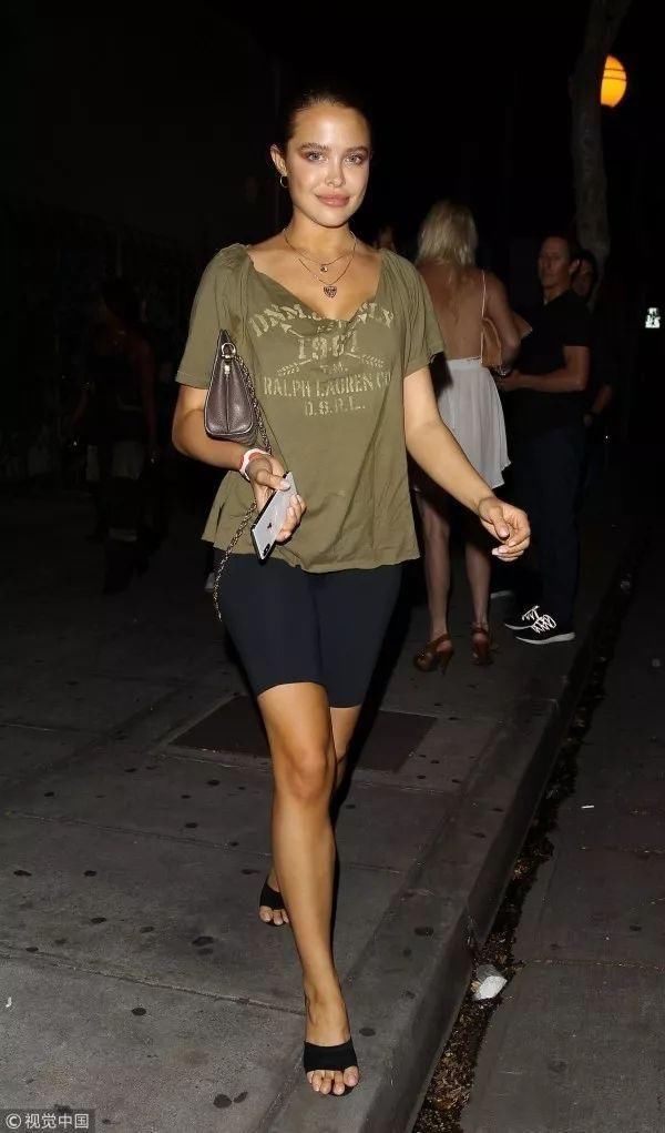 穿卡戴珊同款“骑行裤”上班的那位搭配师，来我办公室一下!