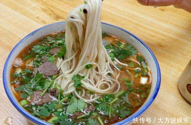 最“坑人”的地方小吃，名声吹的震天响，当地人我们从来不吃