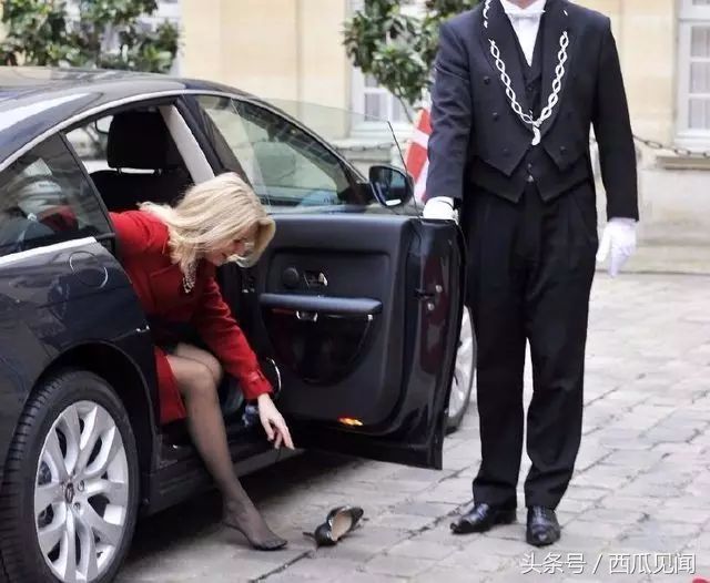 女总统都火了,但这位绝对是史上最性感女总统,高跟鞋、黑丝袜