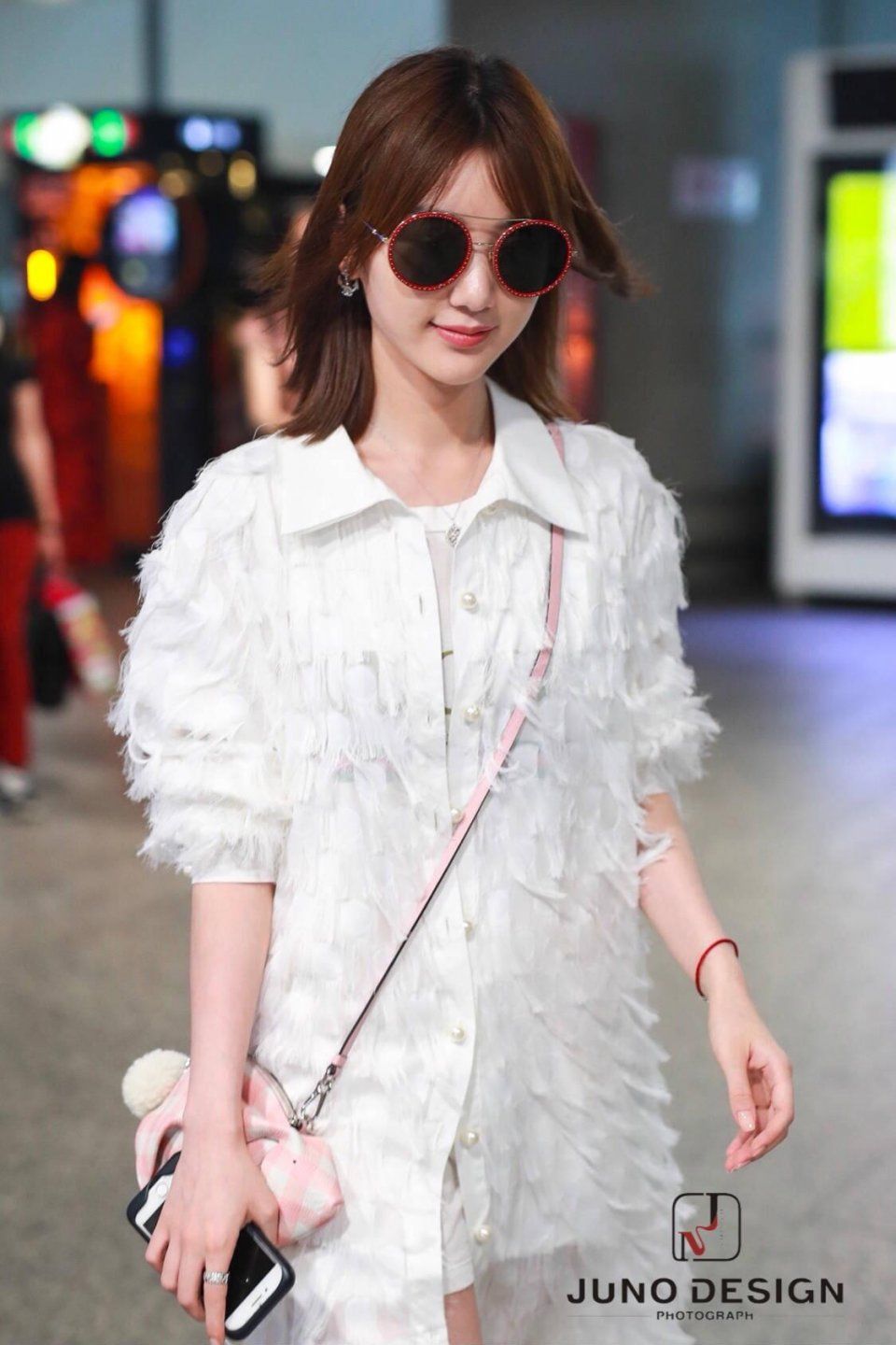 毛晓彤一身衣服竟然要8万块,终于知道为何她爸开口就敢要五千万