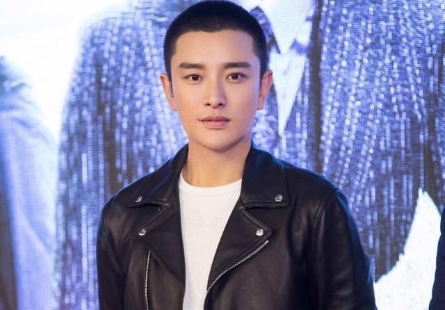 李小璐带甜馨探班贾乃亮，一家三口再度同框！离婚谣言再次中枪！