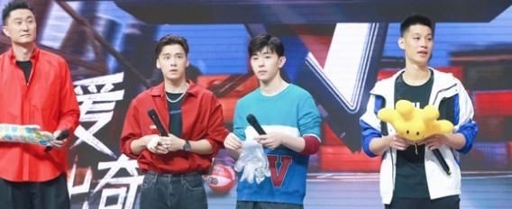 全场:邓伦李易峰加盟《我要打篮球》,邓伦霸气三分震撼全场