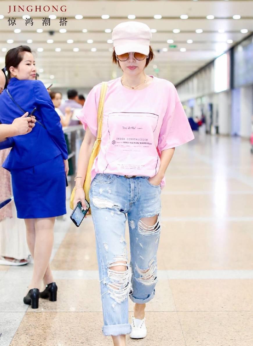 当42岁马伊琍撞上28岁林允儿同穿粉衫，网友：这差距可没有14岁！