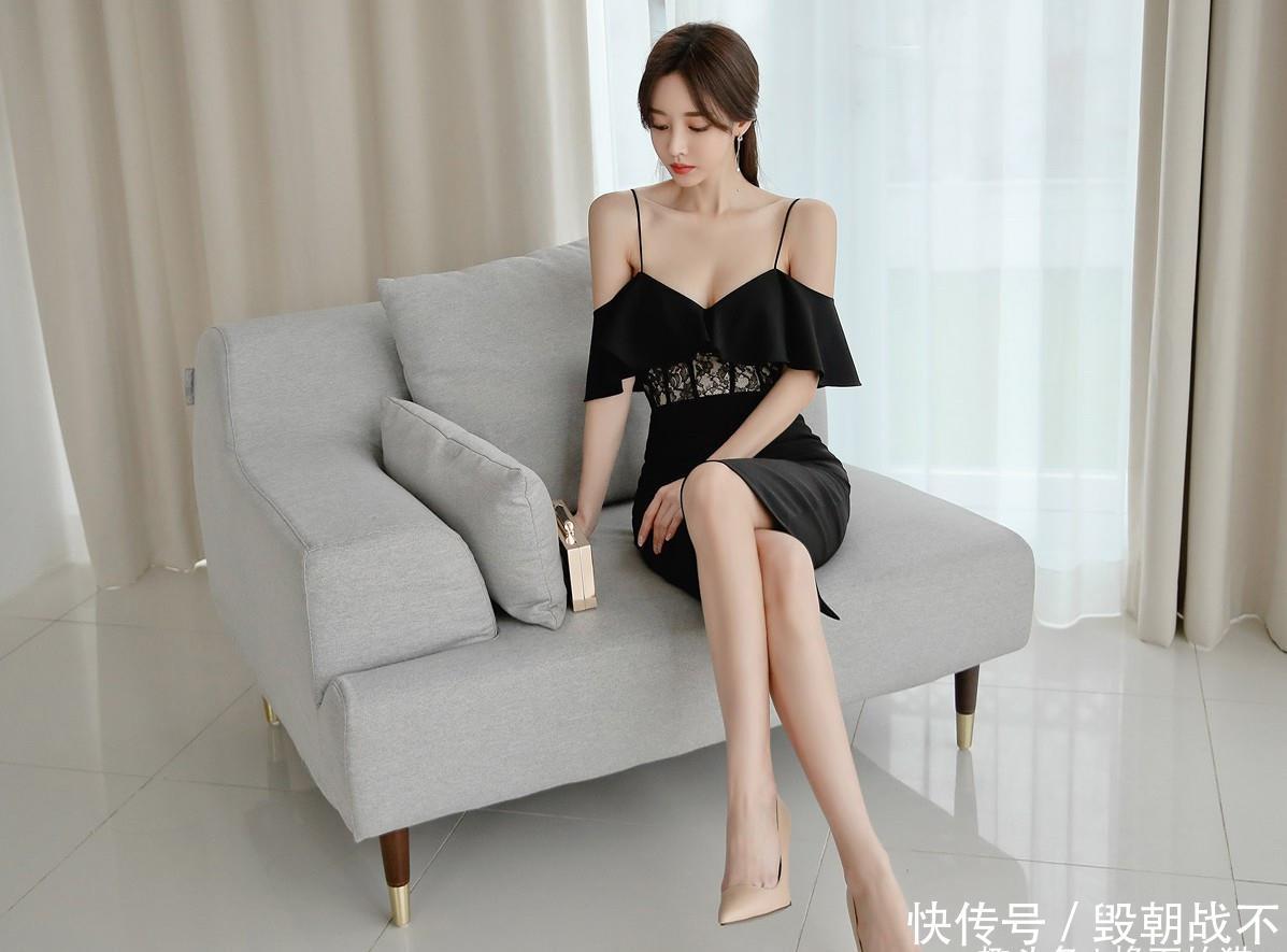 「鉴赏」孙允珠-夜黑幽荷素花纹锦吊肩礼裙鉴赏