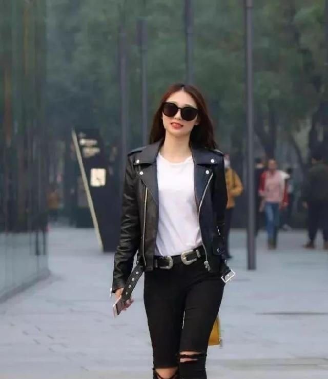  『色牛仔裤』牛仔裤简约不失潮流感，舒适百搭有魅力，甜美知性充满韵味！