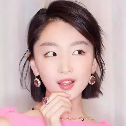 看周冬雨的时尚进阶之路