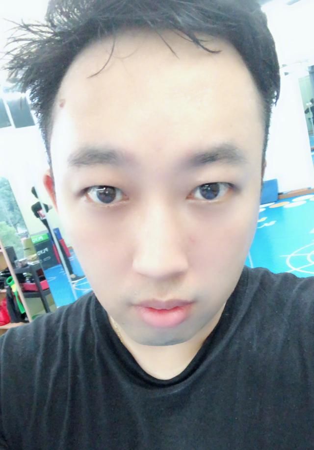 于正微博小号曝光,发文称已在美国生下一子,目前父子平安!