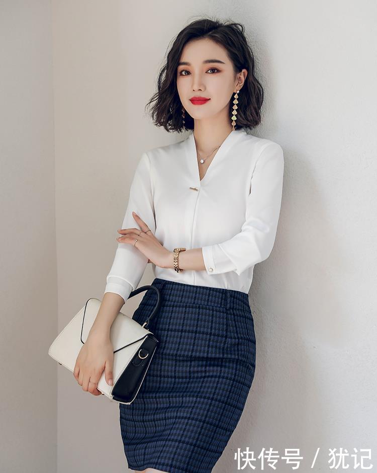  【艾尚臣职业】街拍，才发现人都穿这衬衫，迷人又洋气，妥妥少女感又不失女人味