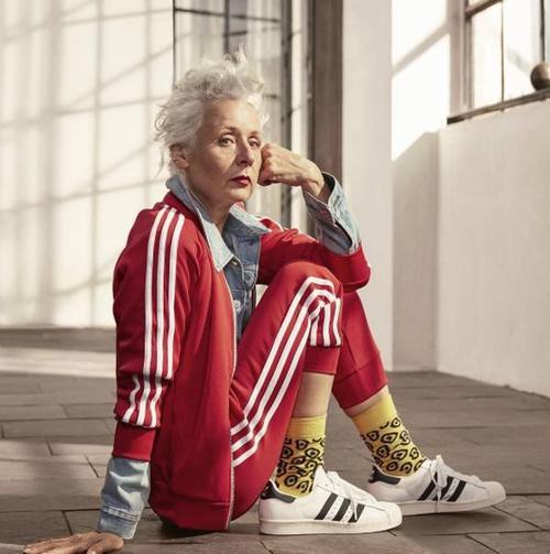 连62岁老太太都美丽地环游世界，你还有理由邋遢？