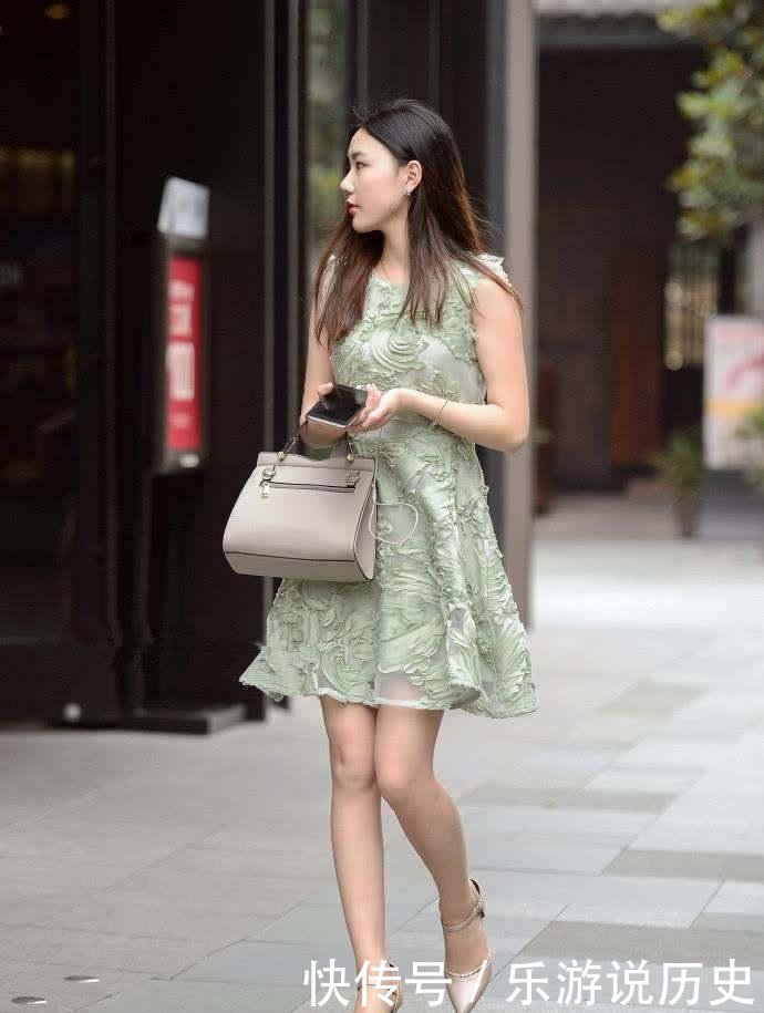 「臀裙」穿包臀裙和连衣裙的美女,美的风格各有千秋!