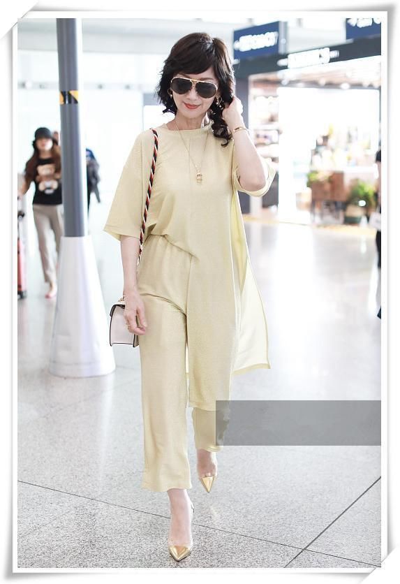 当41岁陈数遇上63岁赵雅芝，才知道保养对女人来说有多重要！