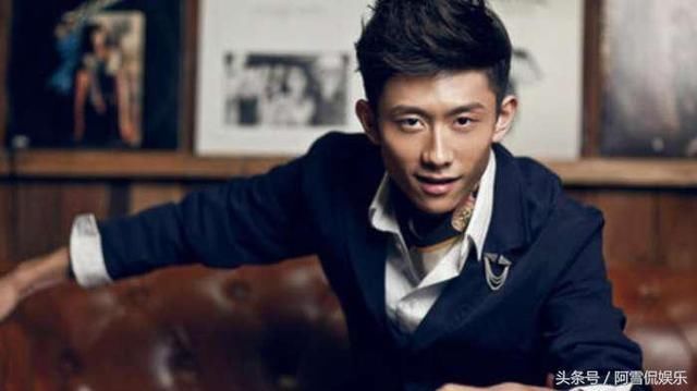 杨紫分手4天前跟他发短信，让他帮忙推新剧，对话内容暴露两人关