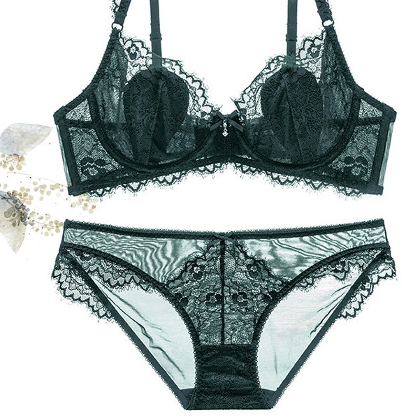 传统套装太普通没亮点?神秘性感的蕾丝，尽情秀出迷人身材