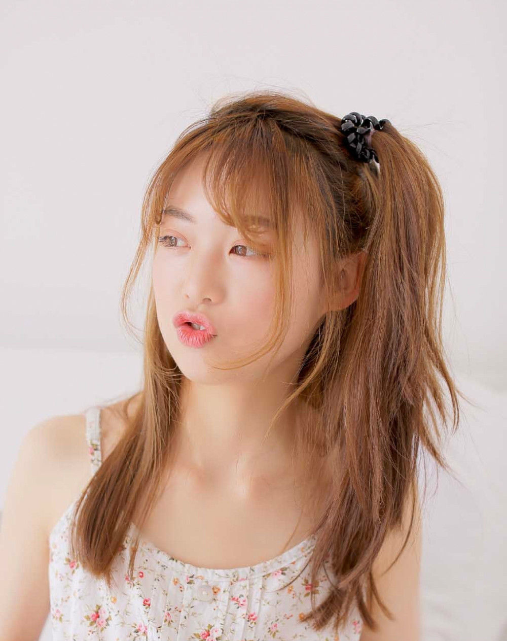 甜美萝莉美女性感撩人，让人看着都无法移开双眼