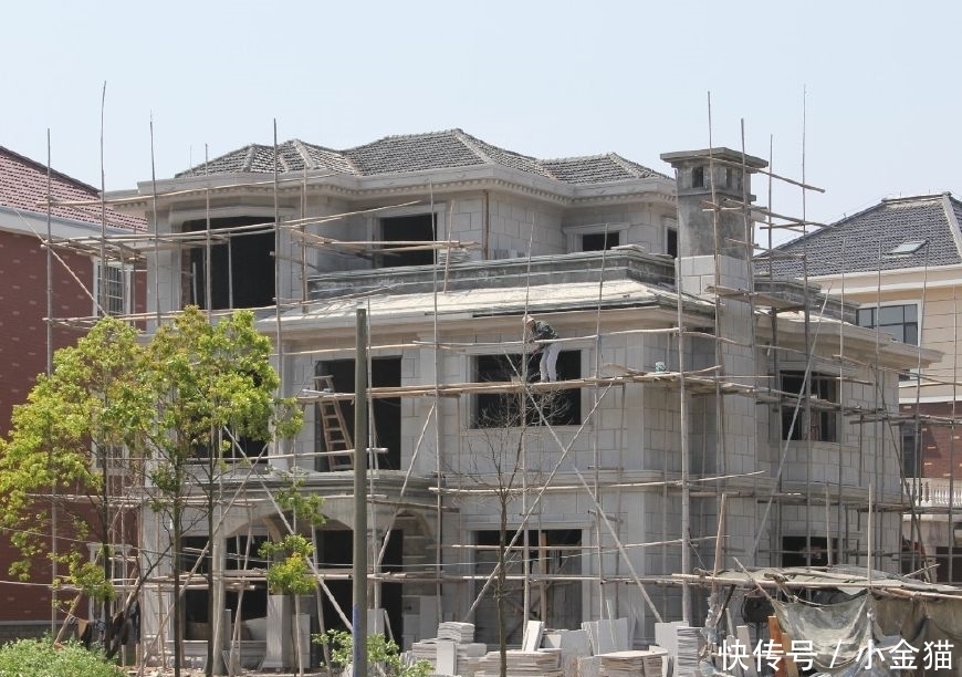  「惩罚」今年起，农村翻建房屋有新规定，5种情况禁止翻建，违者