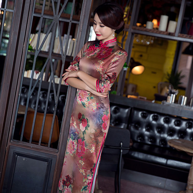 令女人魂牵梦绕的旗袍，凹凸的性感哪个女人能不喜爱