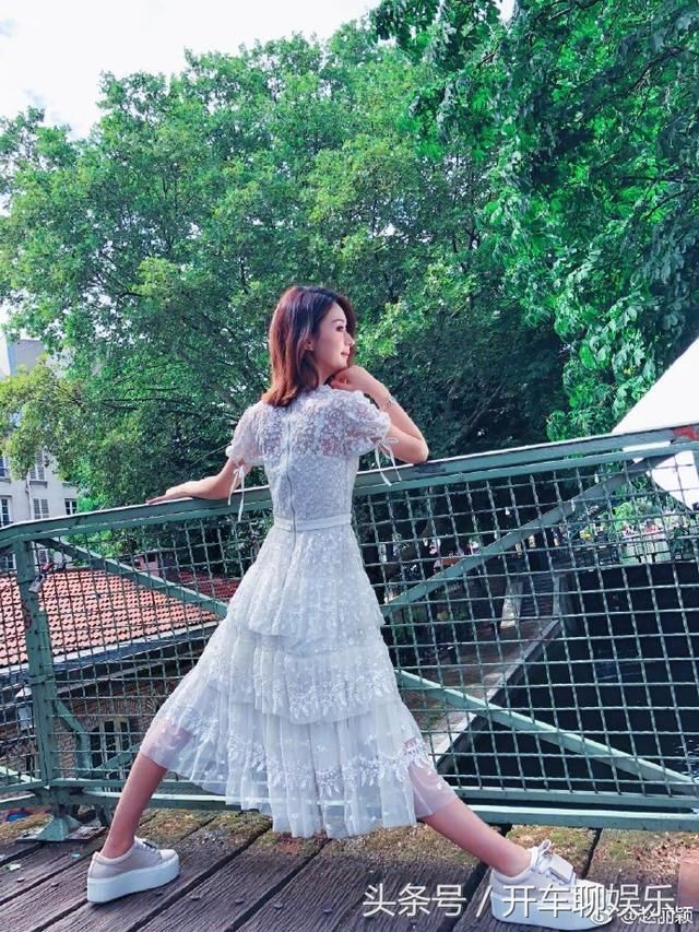 面对停工 未婚怀孕传闻，小姐姐竟无言以对，只能摆个POSS