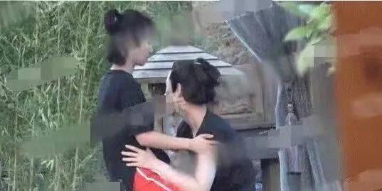 杨紫秒删微博，网友纷纷猜测，宋祖德爆其实都是炒作老套路