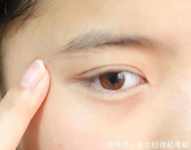#斑点#你还敢直接把维生素E涂在脸上吗 看完后, 终于明白怎么做了