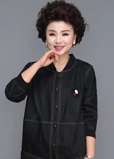  「采用」真漂亮!现在的女人都喜欢穿这种连衣裙,修身显瘦,优雅减龄