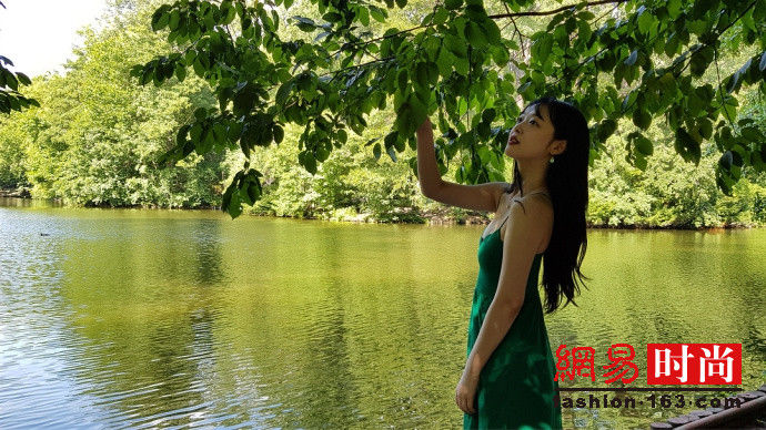 何穗沈月雪莉连环撞衫 谁更美?