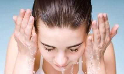  『要注意』年纪轻轻就被人叫“阿姨”？教你这样护肤，皮肤更好更显年轻