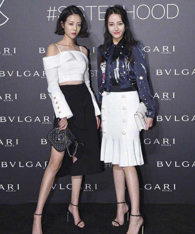 迪丽热巴李溪芮李沁唐艺昕活动穿一双鞋, 网友: 全是腿足足看一年