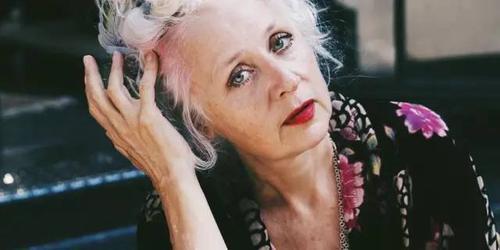 连62岁老太太都美丽地环游世界，你还有理由邋遢？