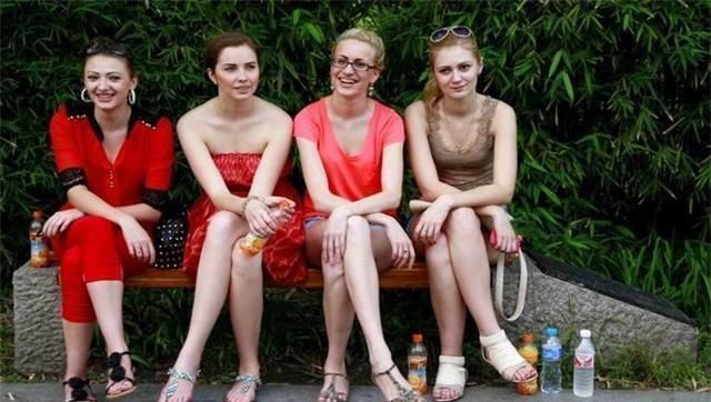 白罗斯对中国免签,中国优秀单身男人和被限制出境的美女高兴坏了