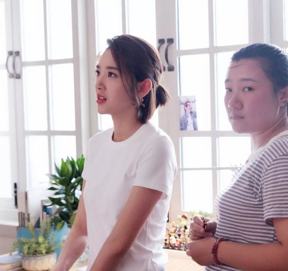 39度高温还在披长发?热不死你!这款女星都在剪的发型够美够清凉