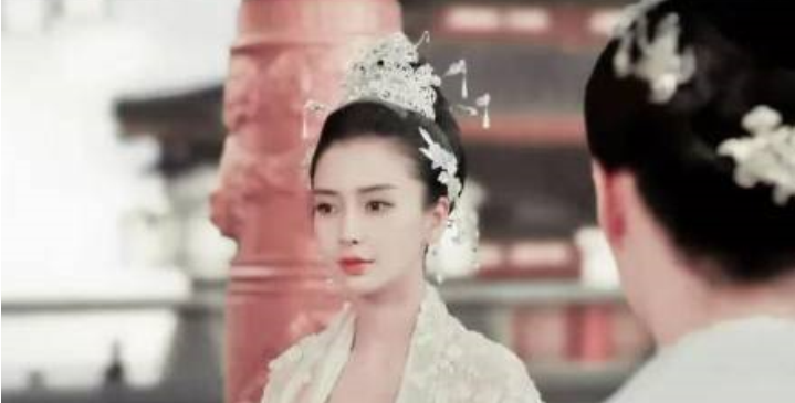 杨幂杨颖对付刘亦菲