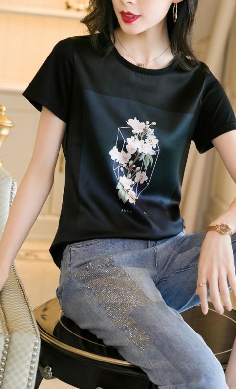 #显瘦#真正时髦的女人,穿搭从不“将就”,这样穿确实洋气显瘦