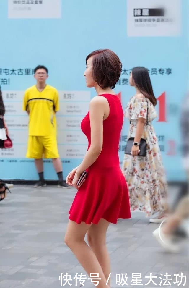  『韵味』女人热裤搭配高跟鞋，清新中带着性感的韵味