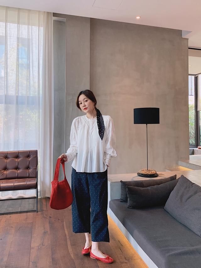  试试：梨形身材的小个子初夏很烦恼？试试这4款裤子，帮你一秒变女神