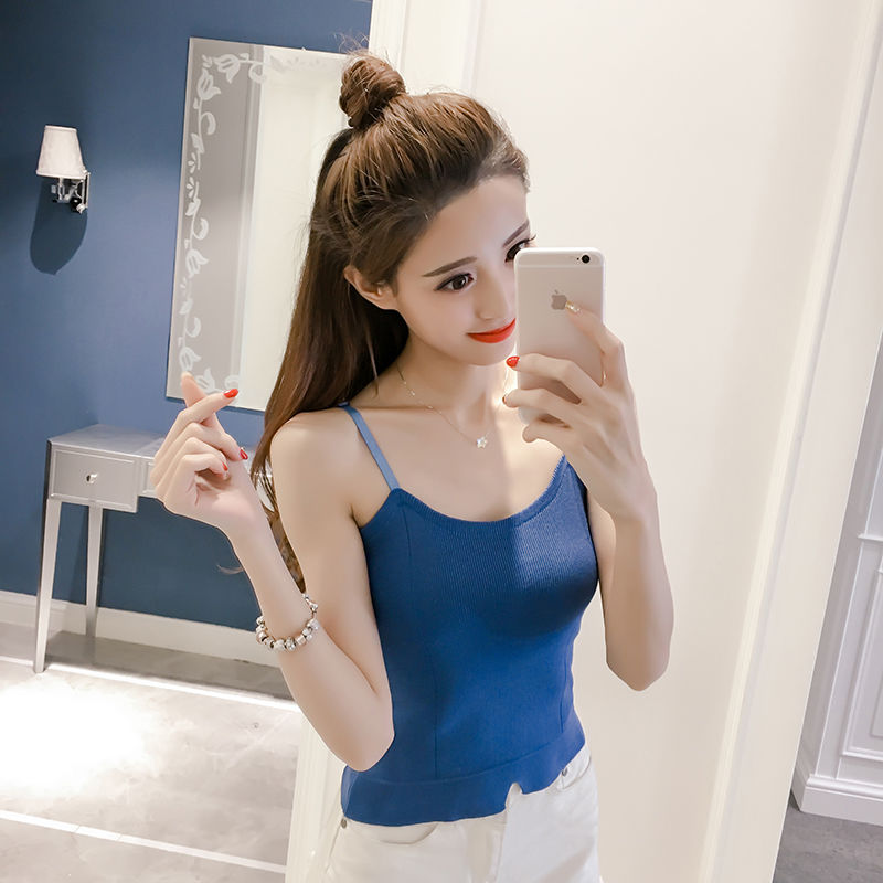 吊带:无法抵挡的纤细诱惑，玩转夏日海边度假风