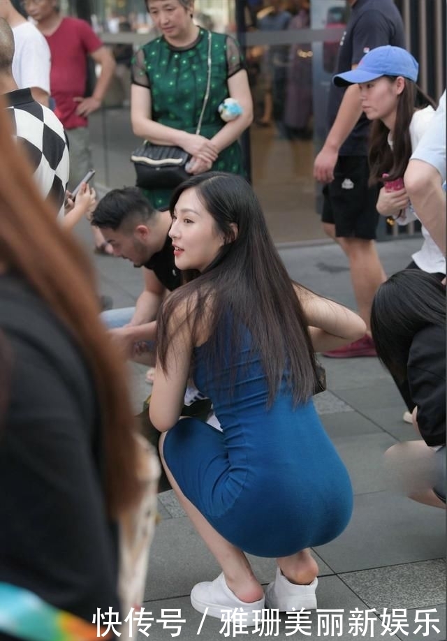  「身材」街拍：身材好还穿紧身，一看小姐姐就是性情中人