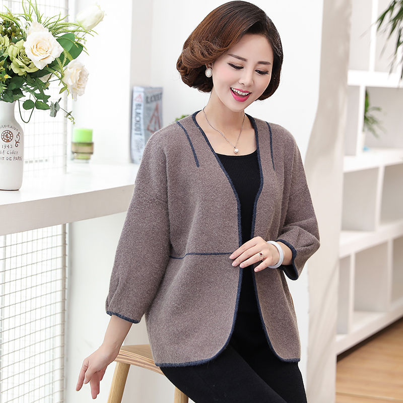 给妈妈买件精致秋开衫吧!减龄嫩爆，超有范