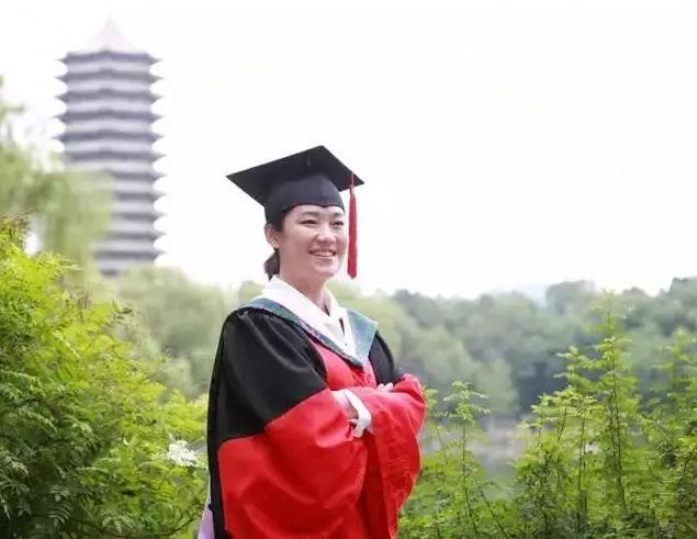 节回家,还没毕业的我给中专毕业的小姨解释为