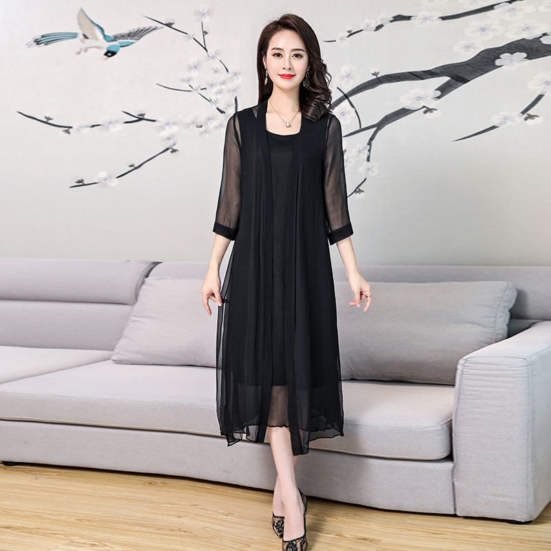 老实说!从没见过这么漂亮的真丝裙，高贵无比，比旗袍高雅，贼美