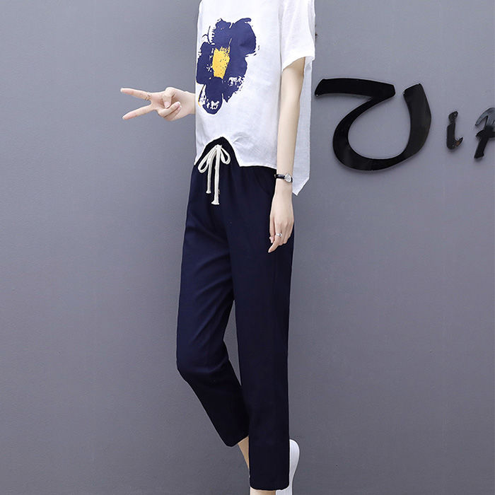 小姨一米五二,优雅七分裤套装,下搭高跟鞋,穿上瞬间自信有气场